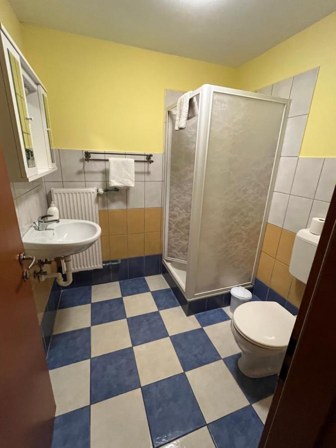 Erdei Vendeghaz Hotel Bogot Buitenkant foto