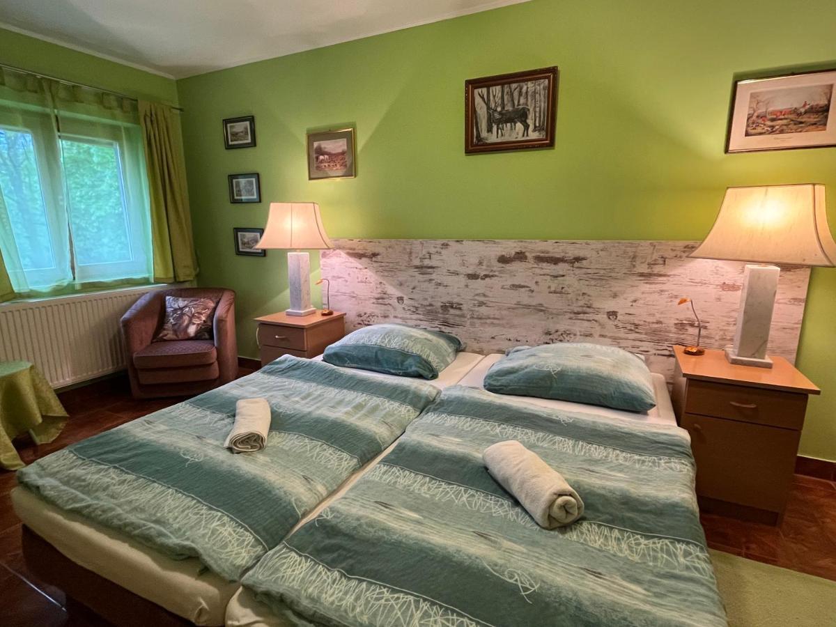Erdei Vendeghaz Hotel Bogot Buitenkant foto